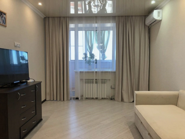 Купить однокомнатную квартиру в Омске. Вариант № 14964, 8, площадь -  квм, цена 5300000 рублей