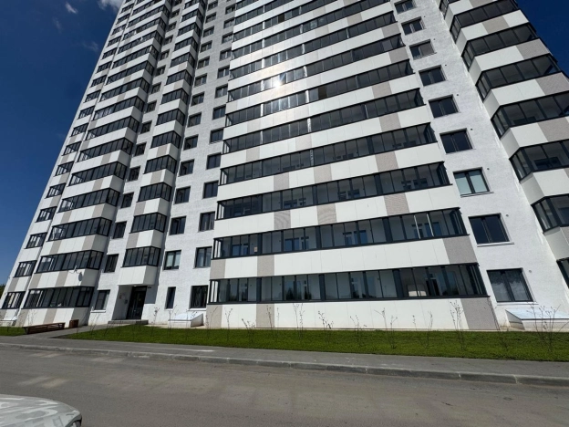 . Вариант № 42083, 18, площадь - 30.6 квм, цена 3400000 рублей