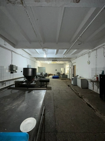 Купить коммерческую недвижимость в Элисте. Вариант № 7281, 12, площадь -  квм, цена 19000000 рублей