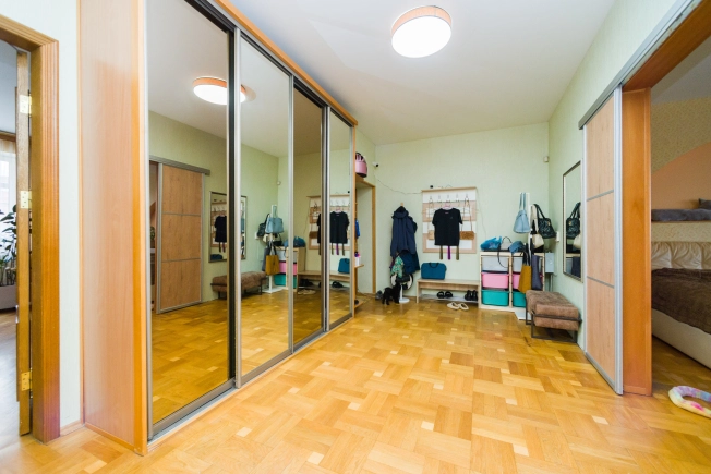 Купить трехкомнатную квартиру в районе Советский в Рязани. Вариант № 9090283, 10, площадь -  квм, цена 17000000 рублей