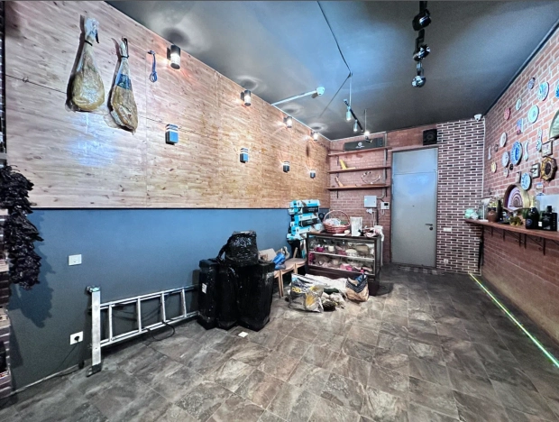 Купить трехкомнатную квартиру в Санкт-Петербурге. Вариант № 9968157, 9, площадь -  квм, цена 70000000 рублей