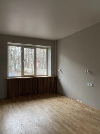 Купить квартиру в Москве. Вариант № 9901776, 5, площадь -  квм, цена 15000000 рублей