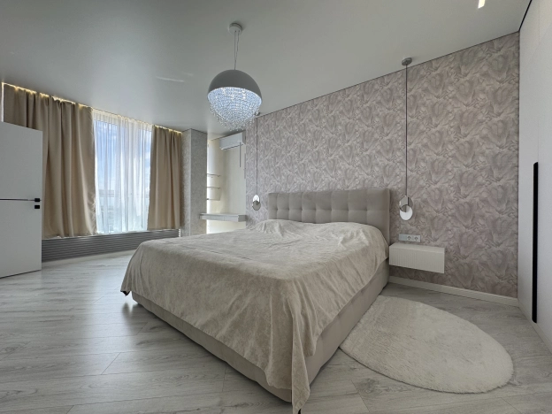 Купить четырехкомнатную квартиру в Волгограде. Вариант № 2103303, 9, площадь -  квм, цена 19300000 рублей