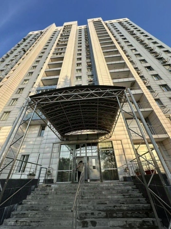 Купить квартиру на вторичке в районе Свиблово в Москве. Вариант № 11047989, 24, площадь -  квм, цена 8300000 рублей