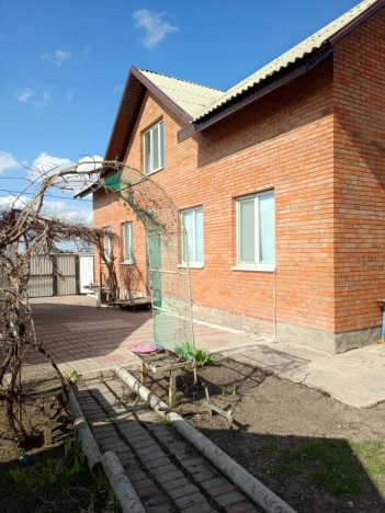 Купить дом в Короче. Вариант № 5751717, 2, площадь -  квм, цена 8800000 рублей