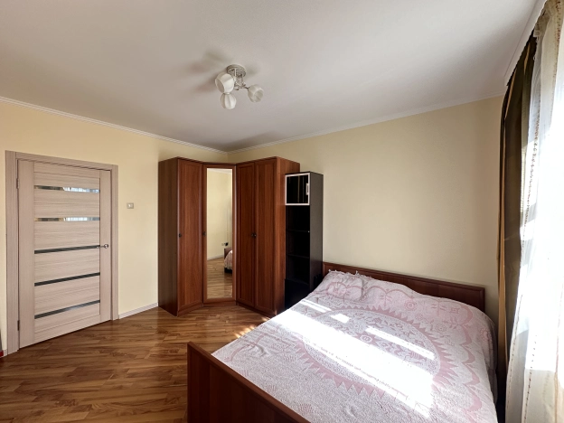 Купить квартиру на вторичке в районе Обручевский в Москве. Вариант № 43529, 8, площадь -  квм, цена 26900000 рублей