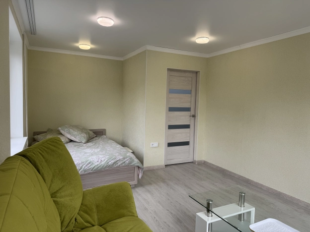 Купить однокомнатную квартиру на улице Олимпийская в Калининградской области. Вариант № 1808307, 3, площадь -  квм, цена 2450000 рублей