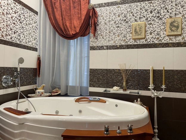 Купить пятикомнатную квартиру в Санкт-Петербурге. Вариант № 49123, 26, площадь -  квм, цена 135000000 рублей