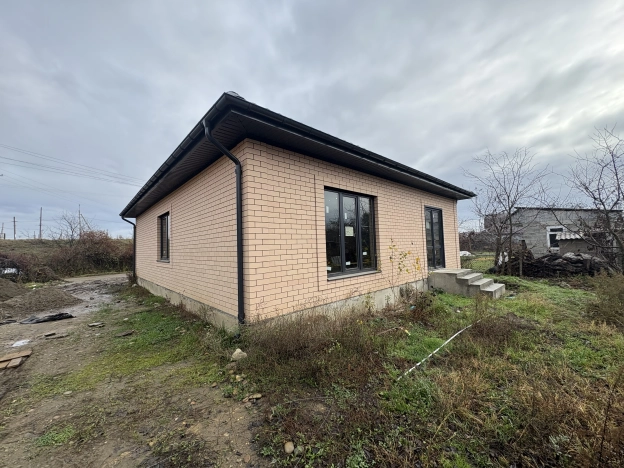 Купить дом в Краснодарском крае. Вариант № 10360357, 6, площадь -  квм, цена 6680000 рублей