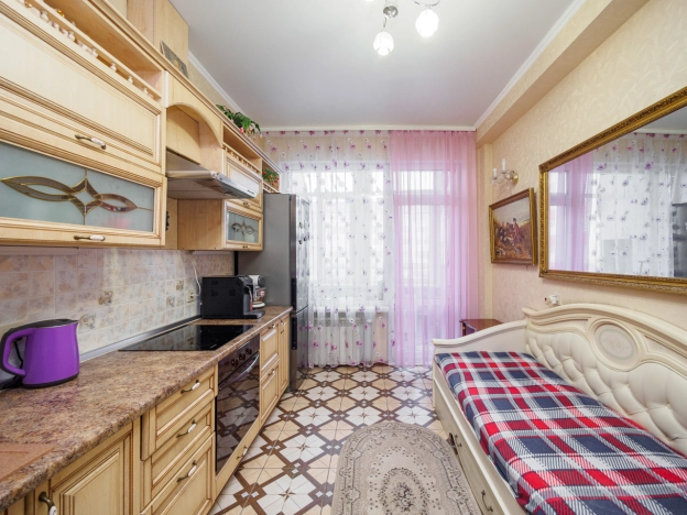 Купить квартиру в Омске. Вариант № 9992262, 5, площадь -  квм, цена 6990000 рублей