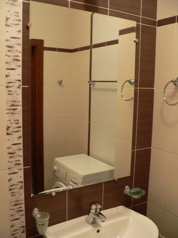 Купить двухкомнатную квартиру у метро площадь Карла Маркса в Новосибирске. Вариант № 2584, 33, площадь -  квм, цена 12000000 рублей