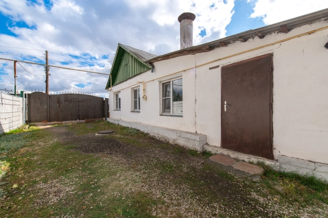 Купить четырехкомнатную квартиру в Челябинской области. Вариант № 3458188, 6, площадь -  квм, цена 3000000 рублей