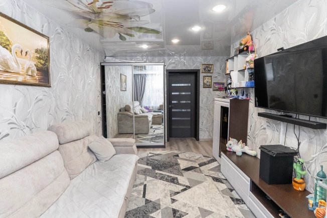 Купить трехкомнатную квартиру на вторичке в Владимирской области. Вариант № 7485643, 6, площадь - квм, цена 6550000 рублей