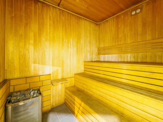 Купить коммерческую недвижимость свободного назначения в Омске. Вариант № 8287, 12, площадь -  квм, цена 10600000 рублей