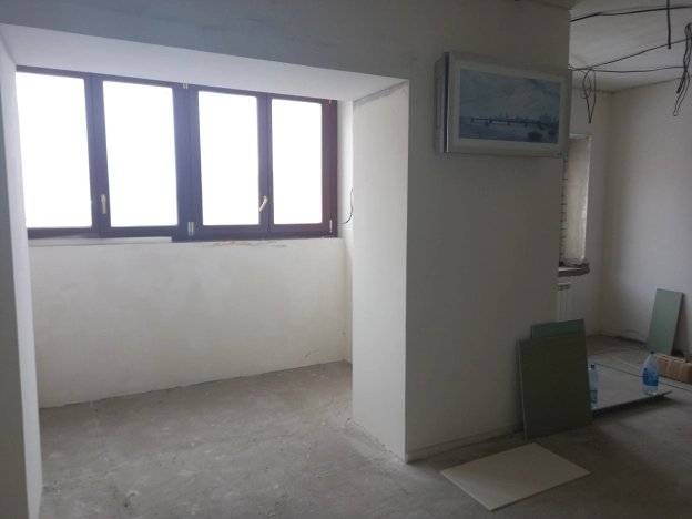 Купить трехкомнатную квартиру на улице Железнякова в Белгороде. Вариант № 5573, 5, площадь -  квм, цена 9600000 рублей