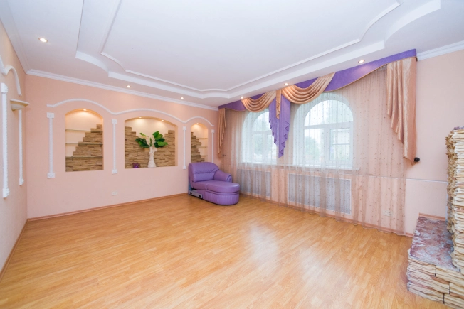 Купить дом в Тульской области. Вариант № 2830577, 5, площадь -  квм, цена 7990000 рублей