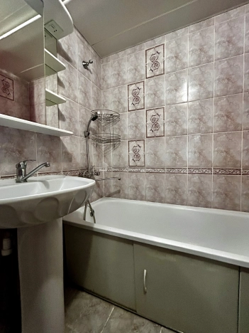 Купить двухкомнатную квартиру на улице Берёзовая в Калужской области. Вариант № 3976681, 8, площадь -  квм, цена 3249450 рублей