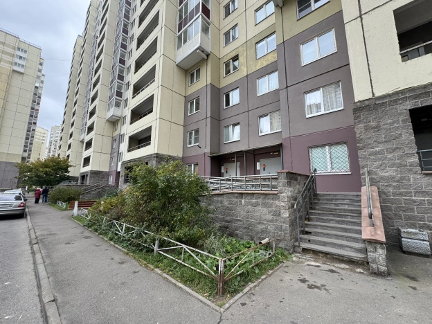 Купить трехкомнатную квартиру у метро Садовая в Санкт-Петербурге. Вариант № 7546041, 28, площадь -  квм, цена 14880000 рублей