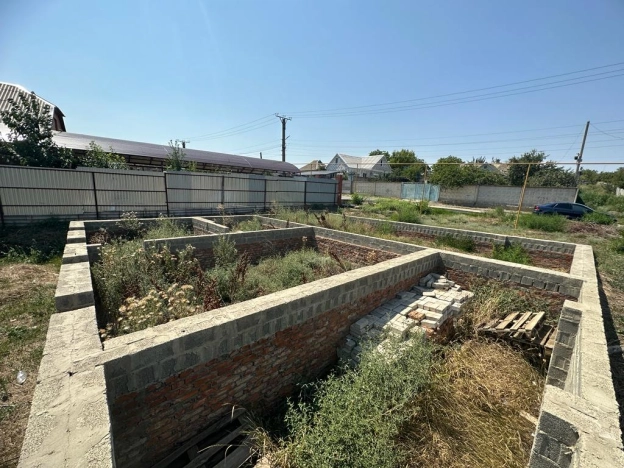 Купить земельный участок на улице Заречная в Республике Калмыкия. Вариант № 7947, 8, площадь -  квм, цена 2400000 рублей