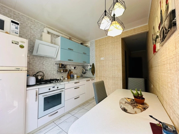 Купить двухкомнатную квартиру в Ростовской области. Вариант № 4839849, 6, площадь -  квм, цена 6900000 рублей