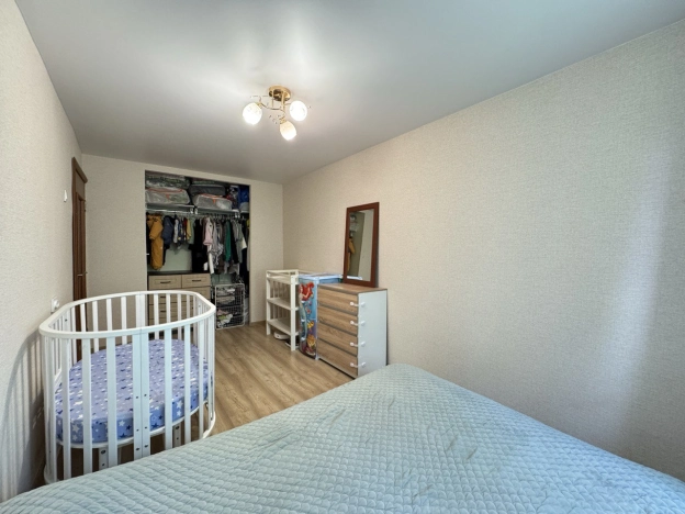 Купить квартиру в районе Дзержинский в Новосибирске. Вариант № 521679, 7, площадь -  квм, цена 4450000 рублей