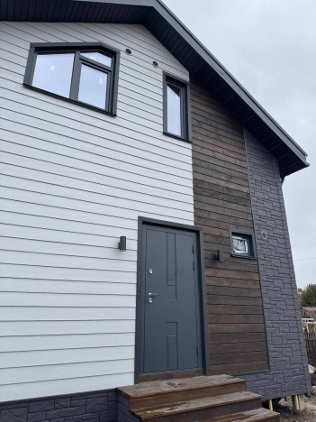 Купить дом в районе Калининский в Новосибирске. Вариант № 9083495, 3, площадь -  квм, цена 5850000 рублей