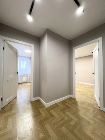 Купить квартиру на вторичке в Вологде. Вариант № 10773855, 19, площадь - квм, цена 5990000 рублей