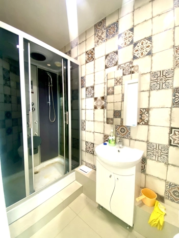 Купить коммерческую недвижимость в Арсеньеве. Вариант № 29399, 8, площадь -  квм, цена 25500000 рублей