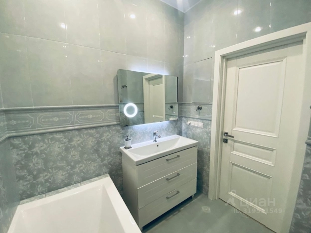 Купить трехкомнатную квартиру в районе Кировский в Ростове-на-Дону. Вариант № 237990, 15, площадь -  квм, цена 26500000 рублей