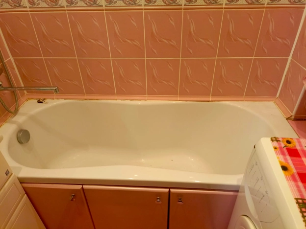 Купить двухкомнатную квартиру на улице Школьная в Калужской области. Вариант № 5756159, 3, площадь -  квм, цена 2300000 рублей