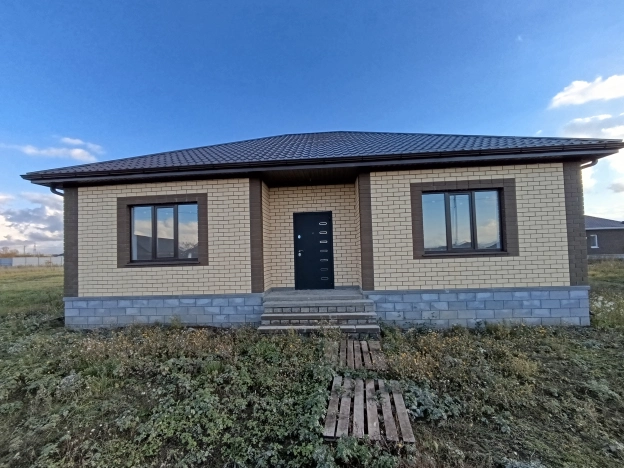 Купить дом на улице Дивная в Белгородской области. Вариант № 44691, 0, площадь -  квм, цена 7900000 рублей