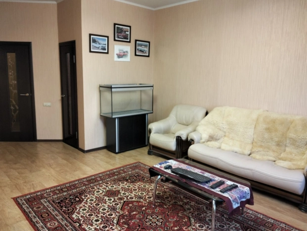 Снять квартиру на улице Академика Жук в Балакове. Вариант № 3543, 1, площадь - квм, цена 40000 рублей