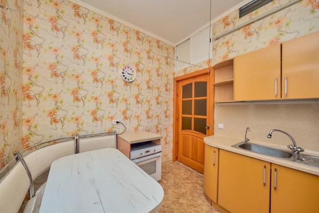 Купить трехкомнатную квартиру на вторичке в Рязани. Вариант № 3218429, 1, площадь -  квм, цена 3550000 рублей