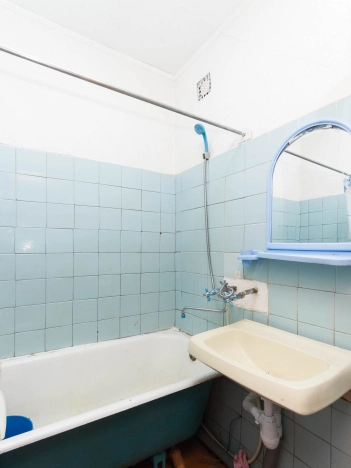 Купить однокомнатную квартиру в Микрорайоне 6-й, Тобольск в Тобольске. Вариант № 44394, 3, площадь -  квм, цена 2700000 рублей