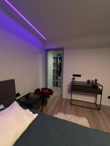 Купить квартиру в Москве. Вариант № 9999684, 7, площадь -  квм, цена 14700000 рублей