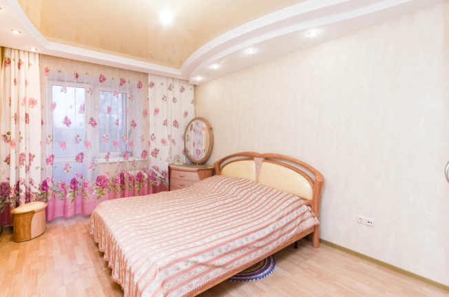 Купить двухкомнатную квартиру на вторичке в Микрорайоне 3Б, Тобольск в Тобольске. Вариант № 39000, 3, площадь -  квм, цена 7100000 рублей