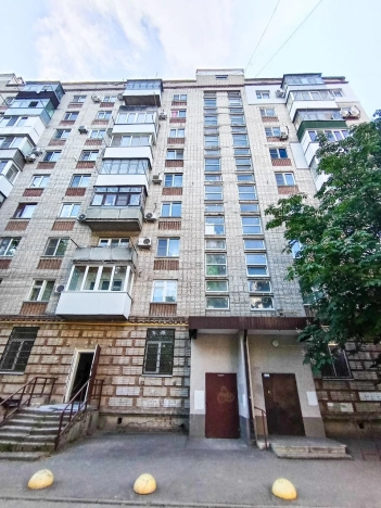 Купить трехкомнатную квартиру на улице Тимошенко в Ростове-на-Дону. Вариант № 35949, 0, площадь -  квм, цена 5150000 рублей