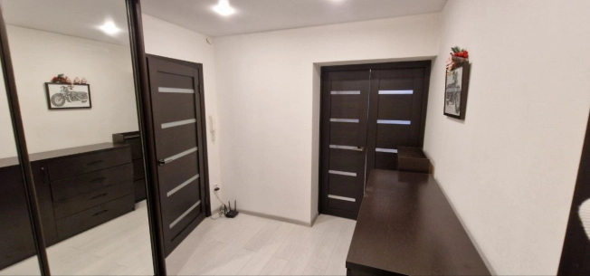 Купить квартиру на вторичке в Вологде. Вариант № 10941970, 12, площадь - квм, цена 4590000 рублей