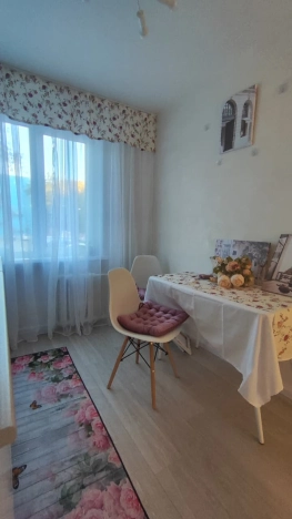 Купить трехкомнатную квартиру в Ростовской области. Вариант № 3651933, 6, площадь -  квм, цена 5500000 рублей