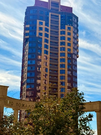 Купить трехкомнатную квартиру в Ростовской области. Вариант № 5922387, 22, площадь -  квм, цена 14900000 рублей