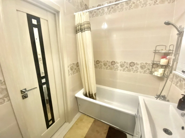 Купить однокомнатную квартиру в Микрорайоне 11-й в Белгороде. Вариант № 7661628, 8, площадь -  квм, цена 5150000 рублей