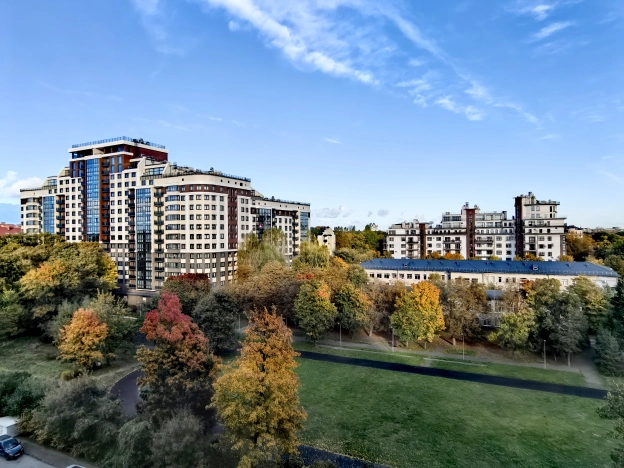 Купить трехкомнатную квартиру в Калининграде. Вариант № 6700884, 19, площадь -  квм, цена 19900000 рублей