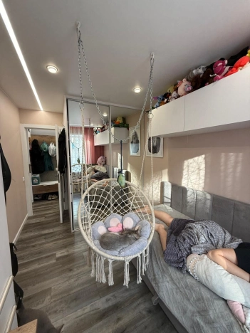 Купить четырехкомнатную квартиру в Новосибирской области. Вариант № 9416385, 14, площадь -  квм, цена 8500000 рублей