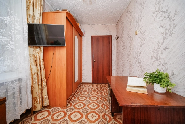 Купить двухкомнатную квартиру в Омске. Вариант № 8511441, 7, площадь -  квм, цена 4000000 рублей