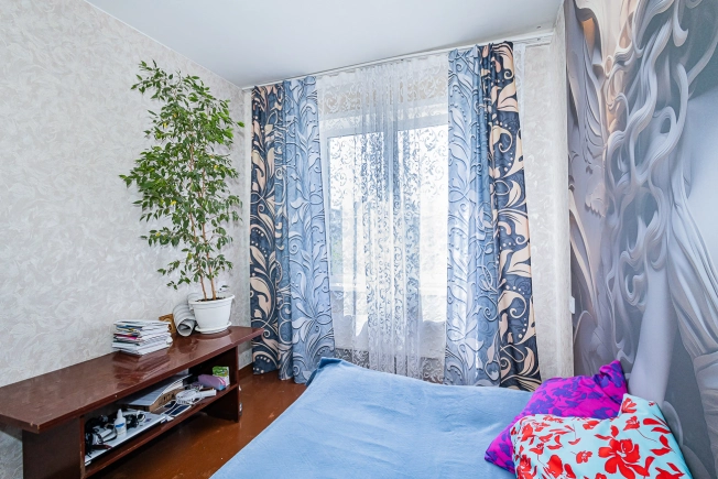 Купить четырехкомнатную квартиру в районе Дзержинский в Новосибирске. Вариант № 5985, 4, площадь - квм, цена 5390000 рублей