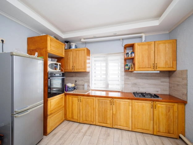 Купить дом в Микрорайоне Порт-Артур в Омске. Вариант № 5408260, 4, площадь -  квм, цена 8700000 рублей