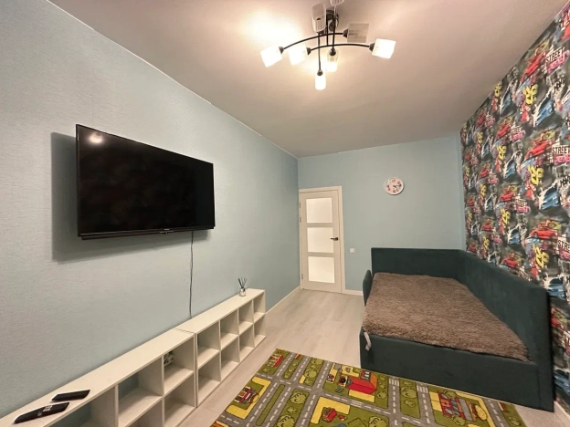 Купить трехкомнатную квартиру у метро Садовая в Санкт-Петербурге. Вариант № 9974099, 19, площадь -  квм, цена 9390000 рублей