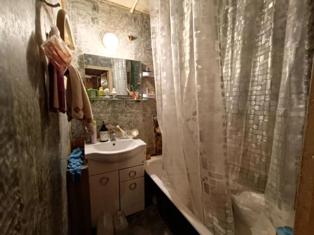 Купить трехкомнатную квартиру в Воронеже. Вариант № 6059387, 16, площадь -  квм, цена 5500000 рублей