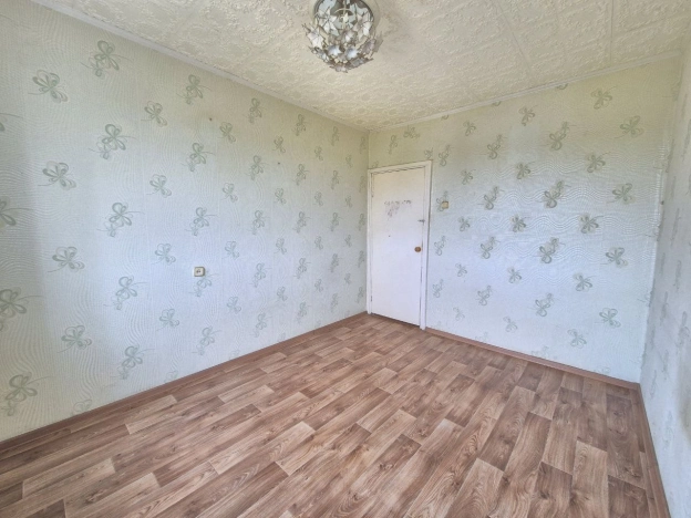 Купить трехкомнатную квартиру в Воронеже. Вариант № 5752104, 10, площадь -  квм, цена 5250000 рублей