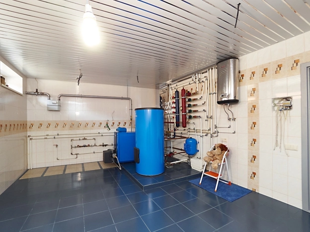 Купить дом на улице Набережная в Тюменской области. Вариант № 33079, 29, площадь -  квм, цена 50000000 рублей